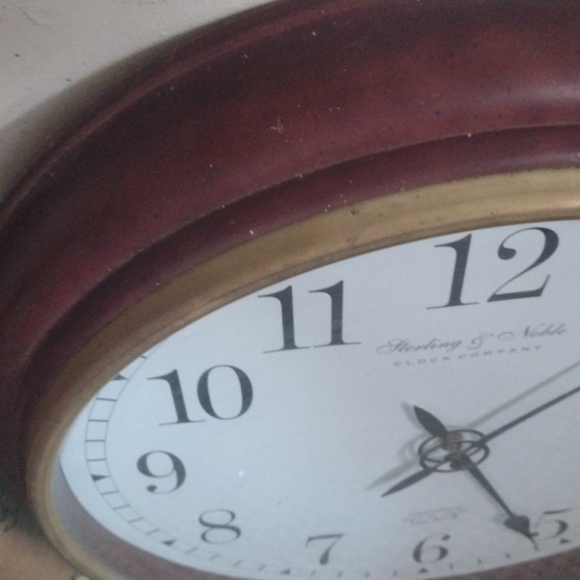 18" Round Brown with Gold Trim Wall Clock - Picture 4 of 5